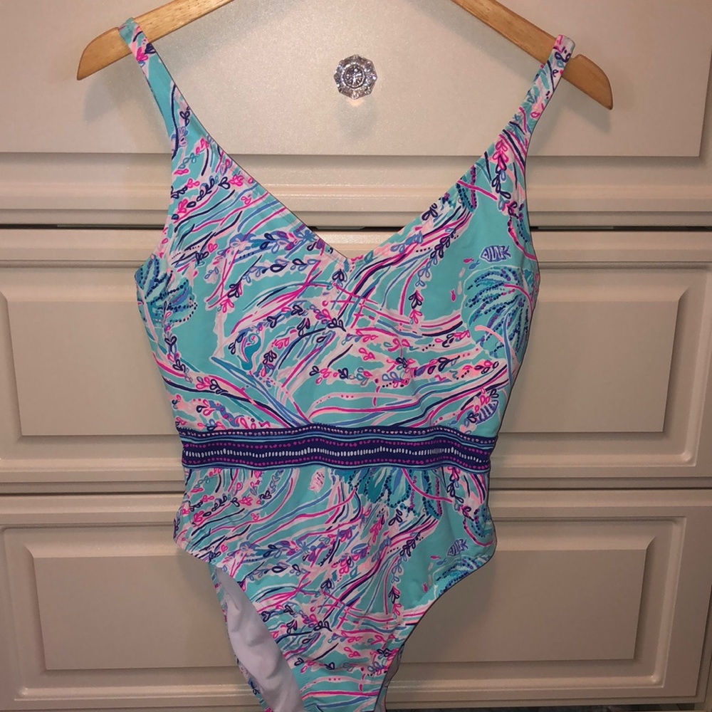 Lilly Pulitzer Riya Swimsuit size 6